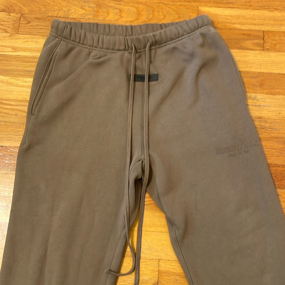 ESSENTIALS FEAR OF GOD SWEATPANTS